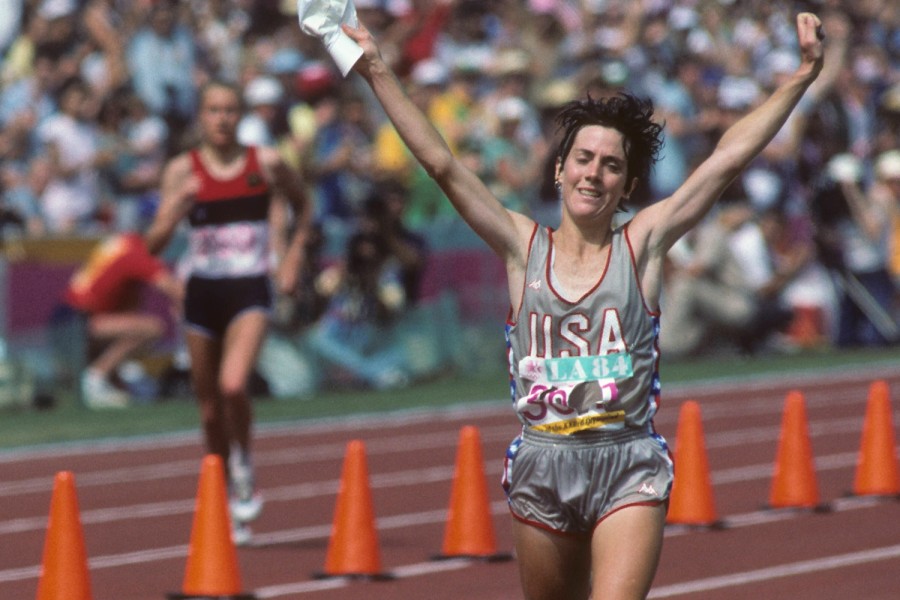 Joan Benoit als erste Marathon-Olympiasiegerin