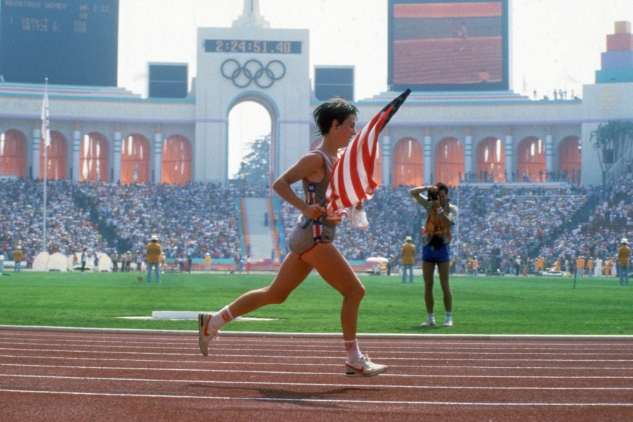Joan Benoit als erste Marathon-Olympiasiegerin